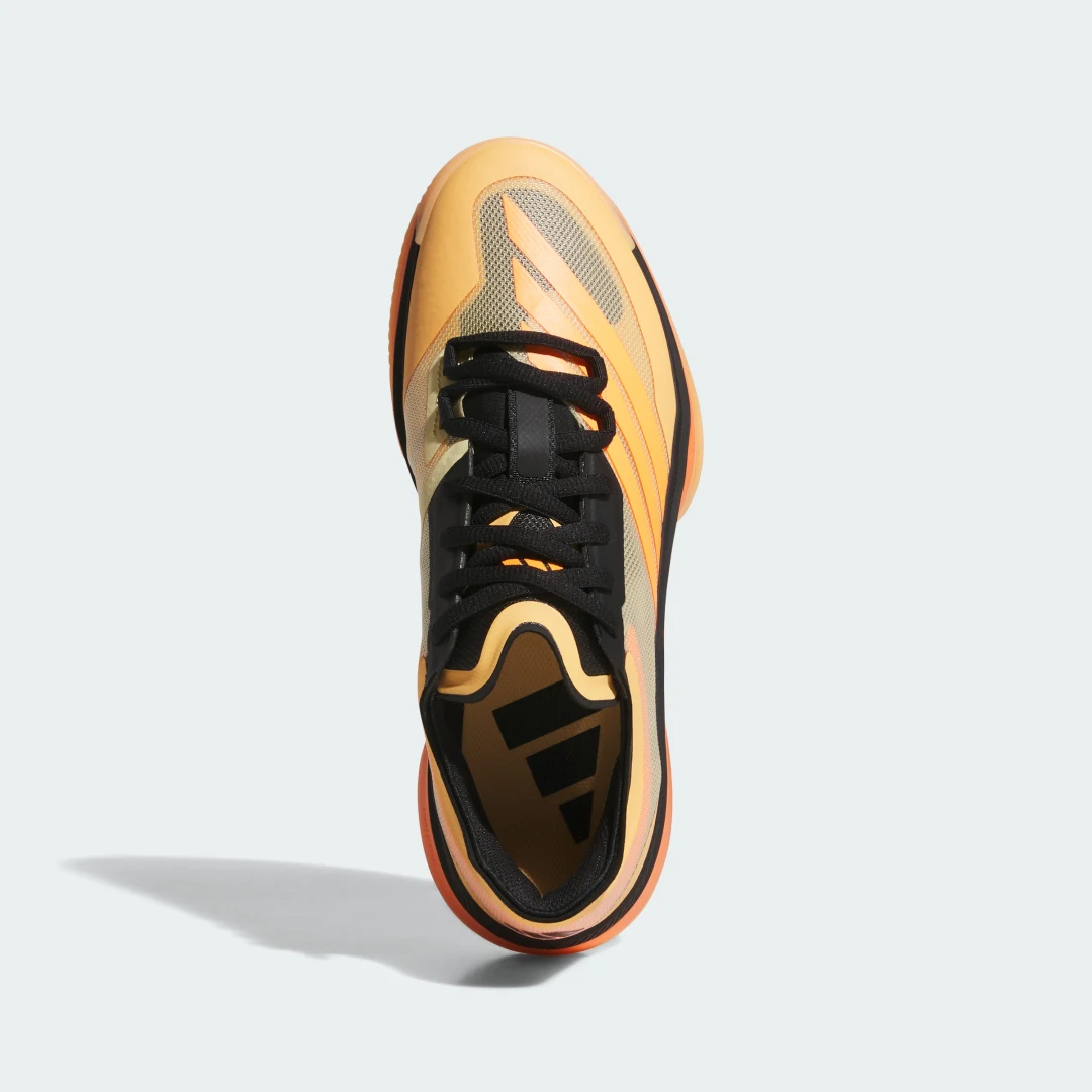 Detalle de Zapatilla Adizero Select 2.0 Low de Adidas: estilo ligero para entrenamientos y competición