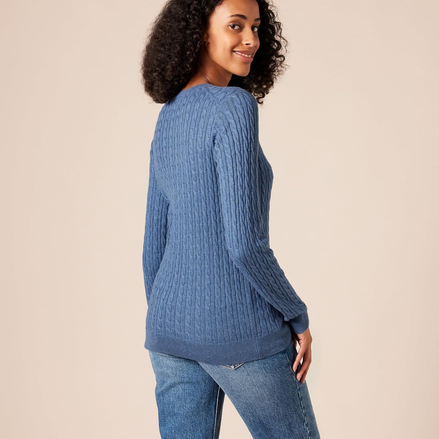 Thumbnail 1 de Amazon Essentials Damen Leichter Langarm-Pullover mit Rundhalsausschnitt und Zopfmuster – Übergröße