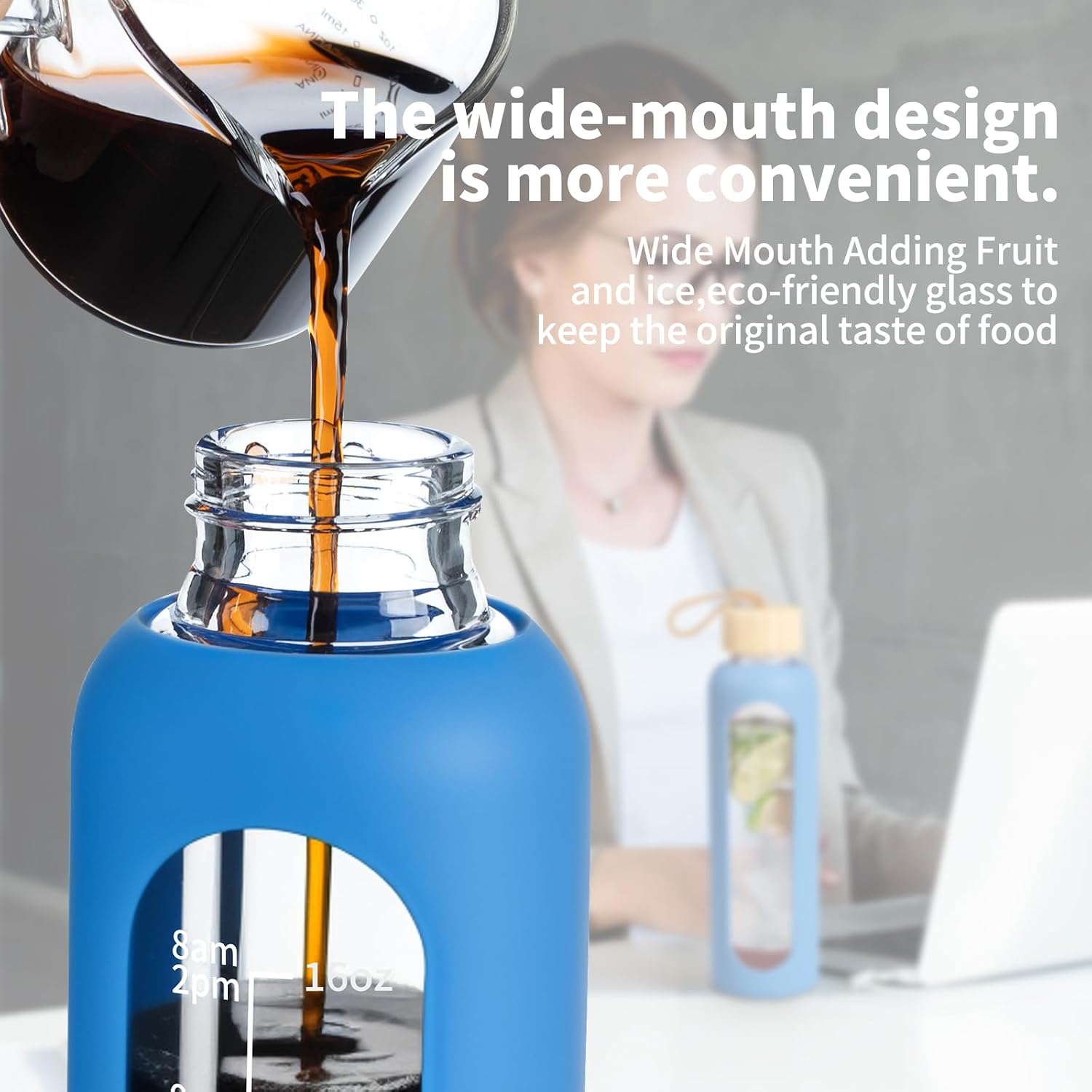 Detalle de FrutPunch 500ml Glass Water Bottle with Time Markings – Blue