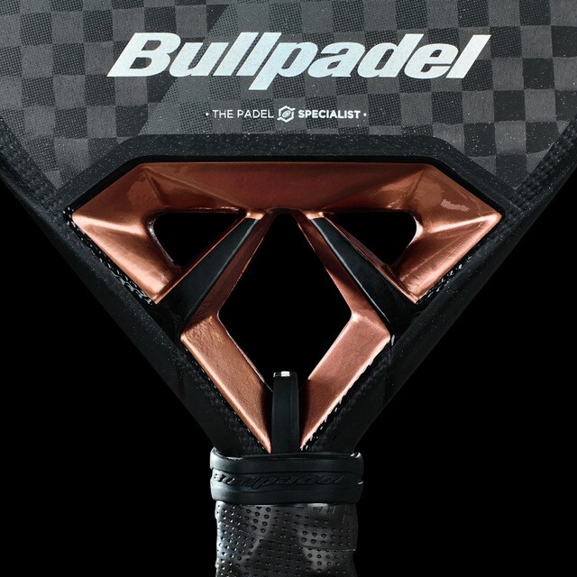 Thumbnail 4 de Bullpadel Vertex 04 pala pádel 25°