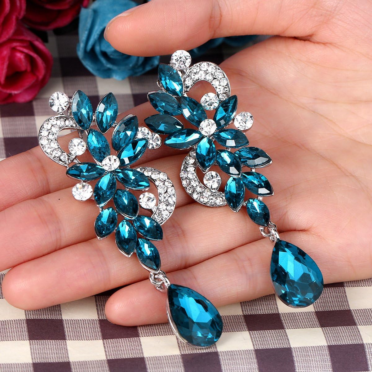 Detalle de Clearine Orecchini a clip boho con cristallo e fiore lacrima, per sposa e cerimonie