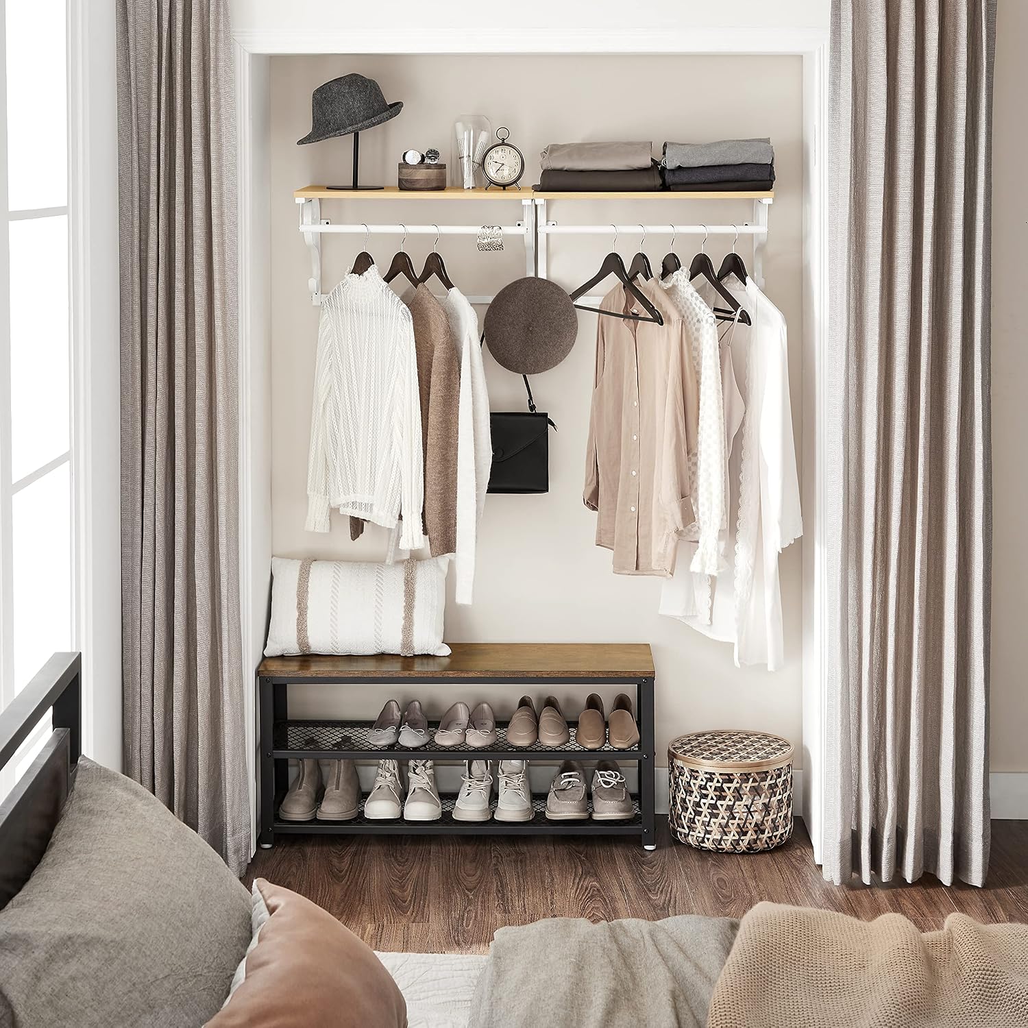 Detalle de VASAGLE COLEX LCR11WY Wall-Mounted Coat Rack with Shelf, Rail and 5 Hooks