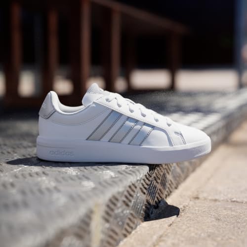 Thumbnail 1 de adidas Mixte Enfant Grand Court 3.0 Junior – Chaussures scolaires en White/Silver Métallisé