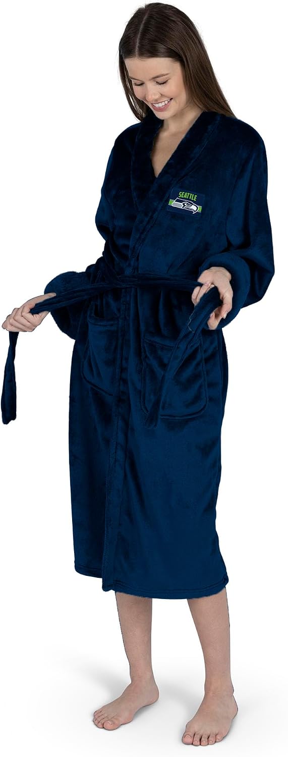 Detalle 2 de NFL Silk Touch Women’s Robe S/M with Official Team Logo Patch