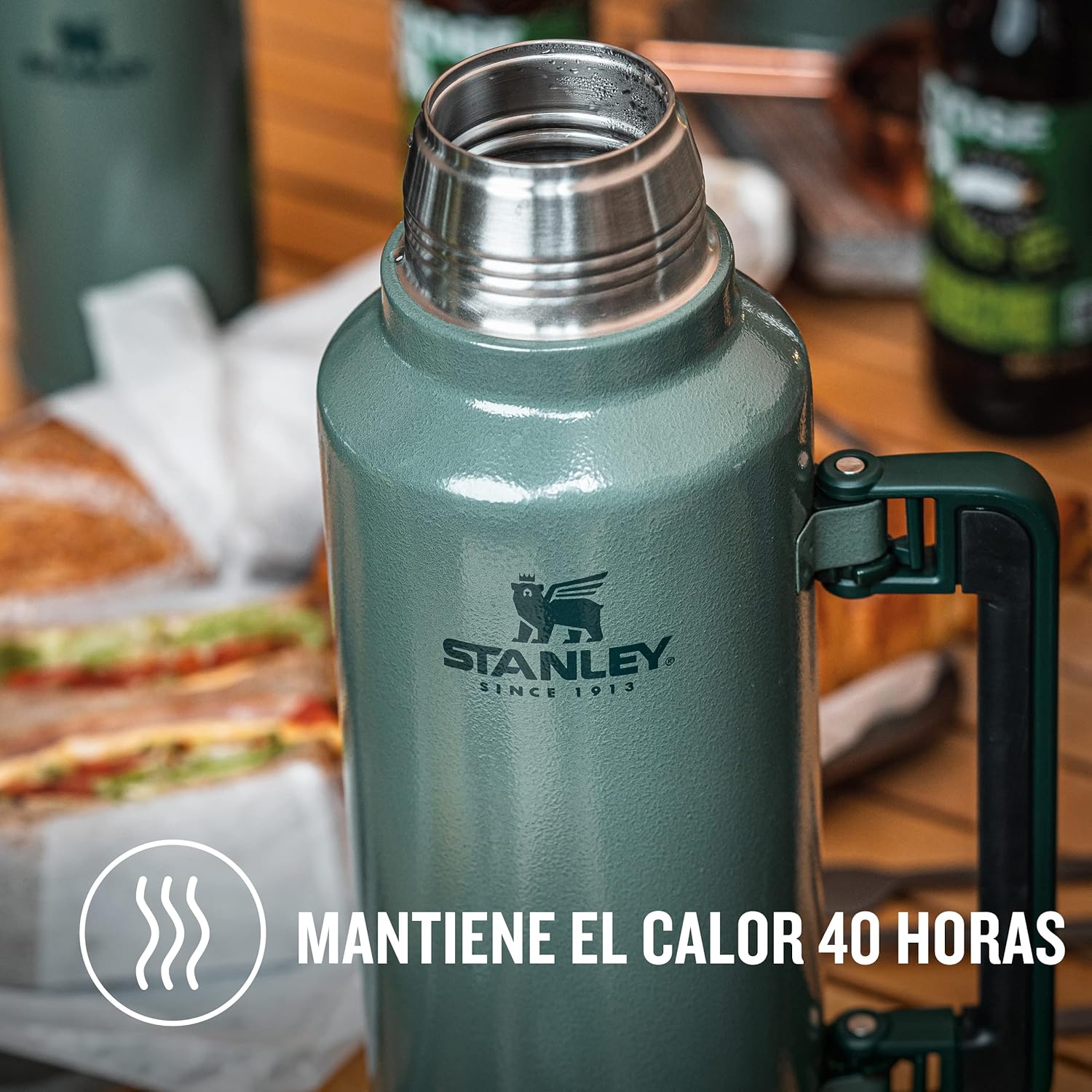 Detalle 1 de Stanley Classic Legendary Termo 1.4L - Frío y Calor