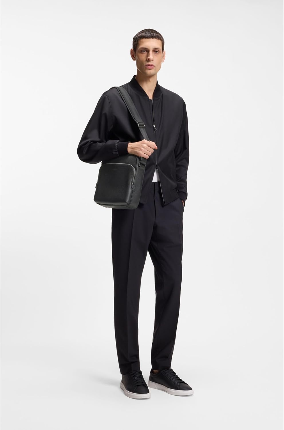 Detalle de BOSS New Crosstown NS Zip — Sac reporter en cuir italien à grain naturel (homme)