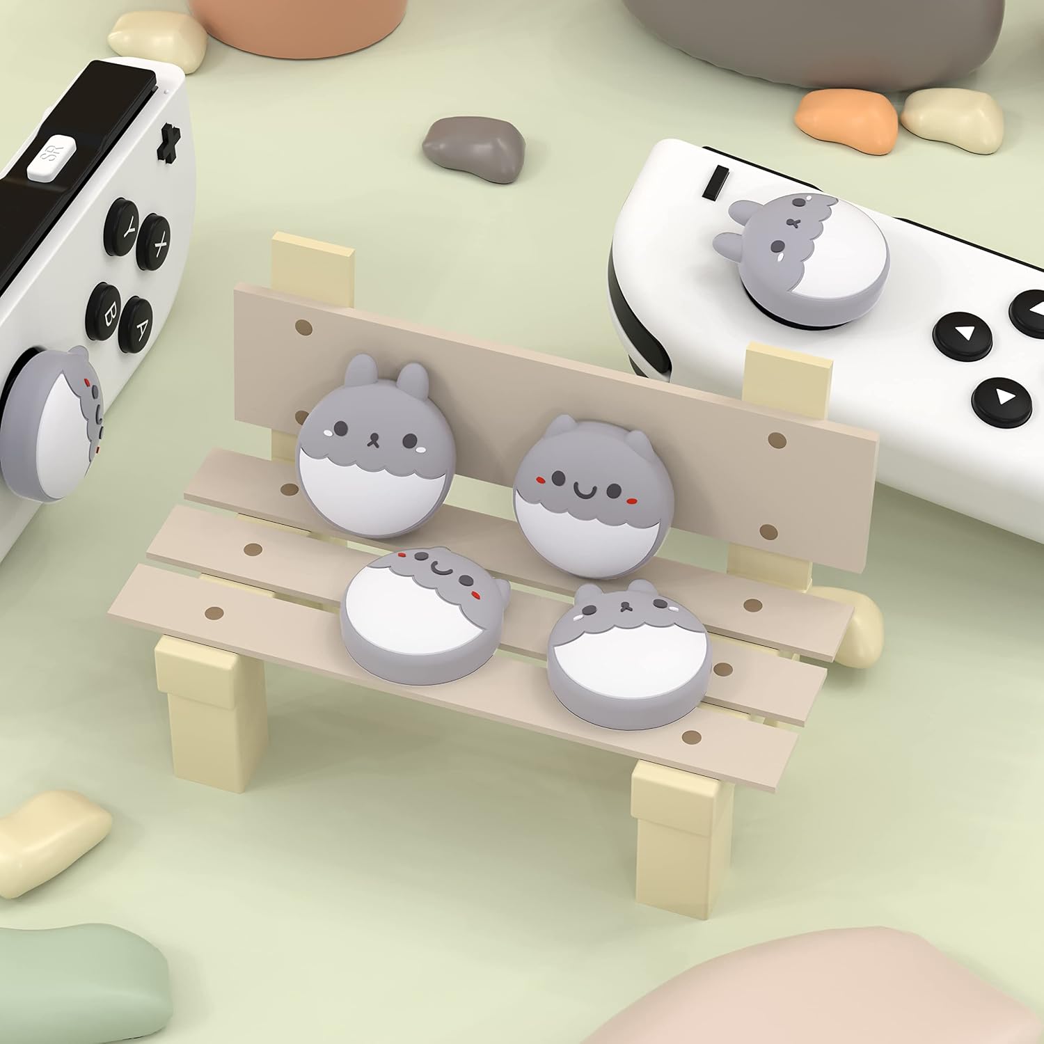 Detalle de eXtremeRate PlayVital Cute Thumb Grip Caps for Nintendo Switch – Rabbit & Squirrel Light Gray