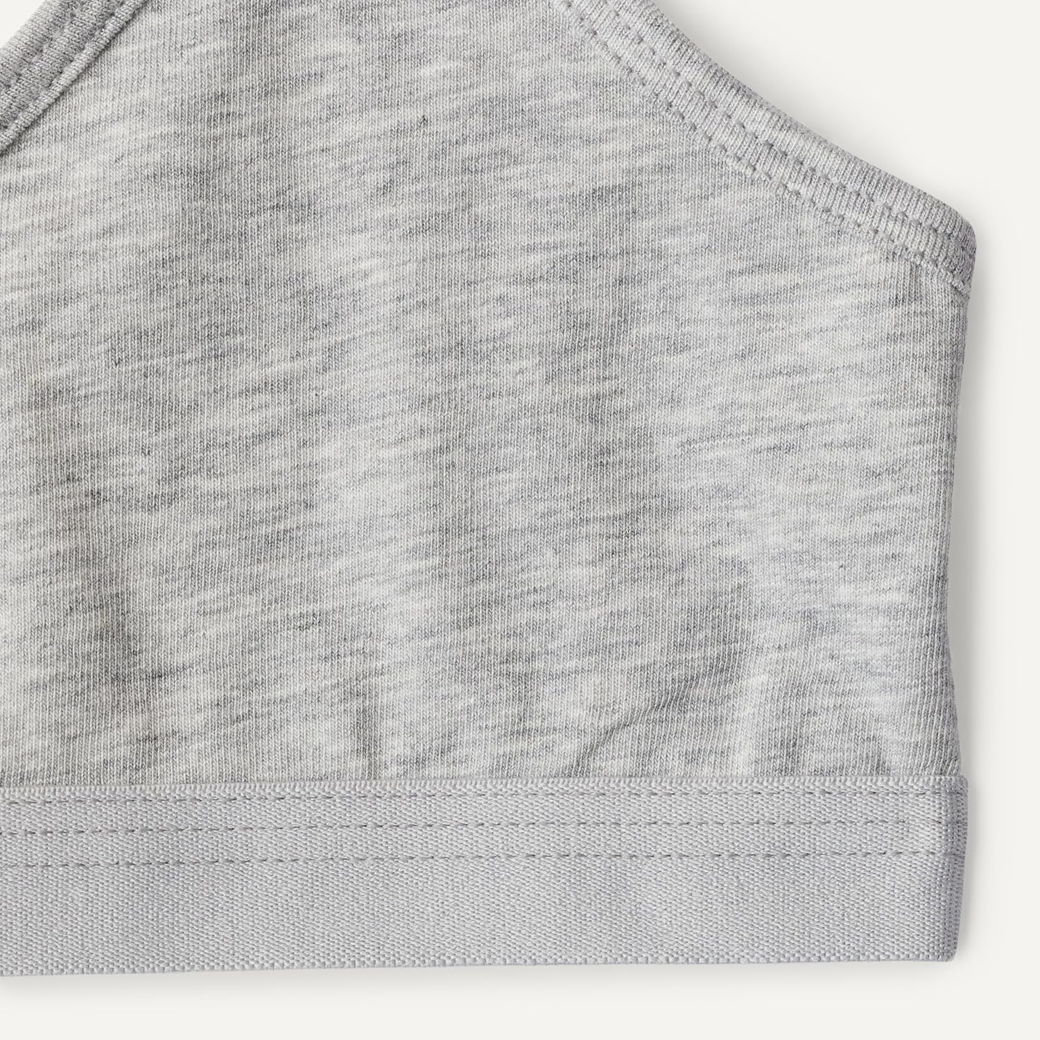 Detalle 2 de Amazon Essentials Mädchen Bustier, Trainings-Bralette aus Baumwoll-Jersey mit V-Ausschnitt, 2er Pack