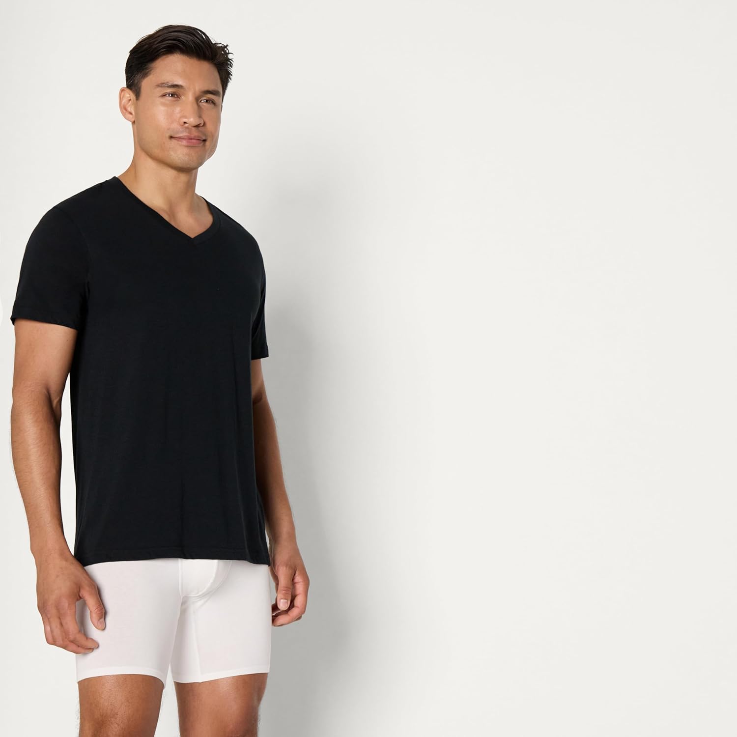 Thumbnail 1 de Amazon Essentials Men’s V-Neck Undershirt (Pack of 6) – Breathable Cotton Jersey