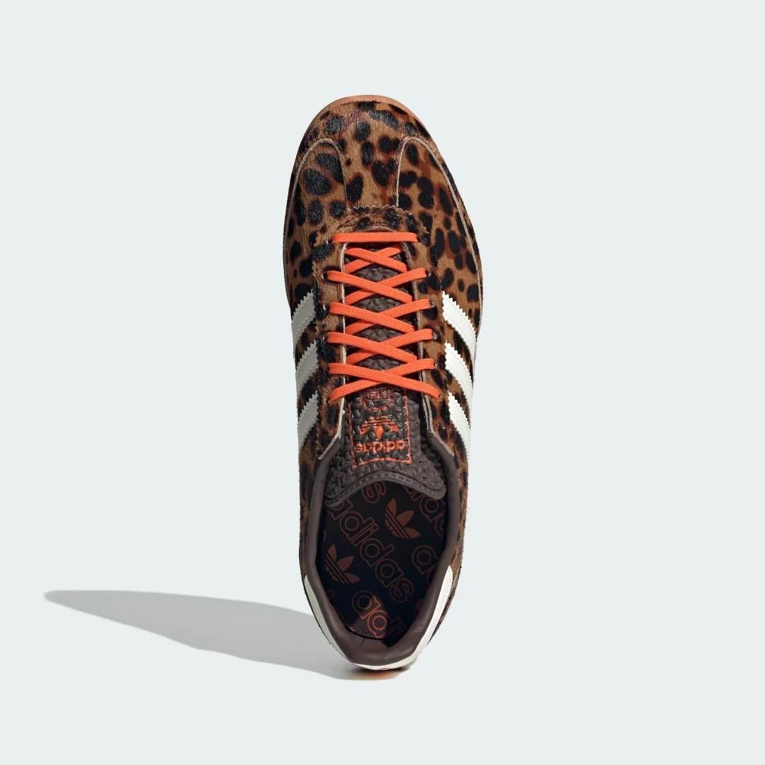 Detalle 2 de Zapatilla SL 72 OG de Adidas: confianza casual en color Marrón