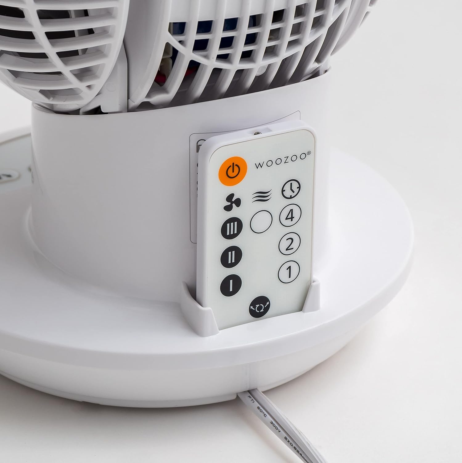 Detalle de IRIS USA WOOZOO Air Circulator Fan with Remote and Oscillation