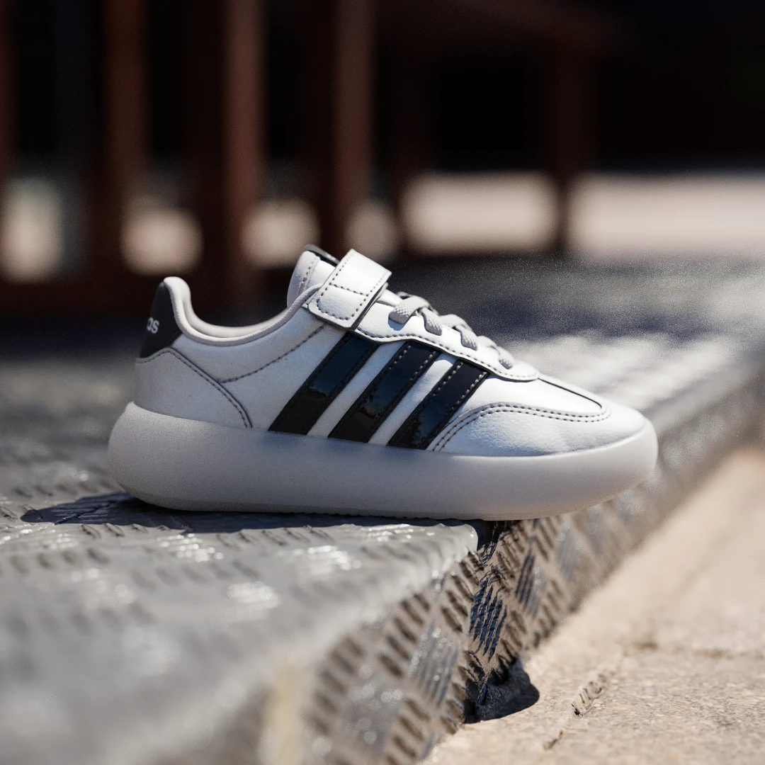 Detalle de Zapatilla Barreda Decode Children de Adidas: comodidad y estilo para peques
