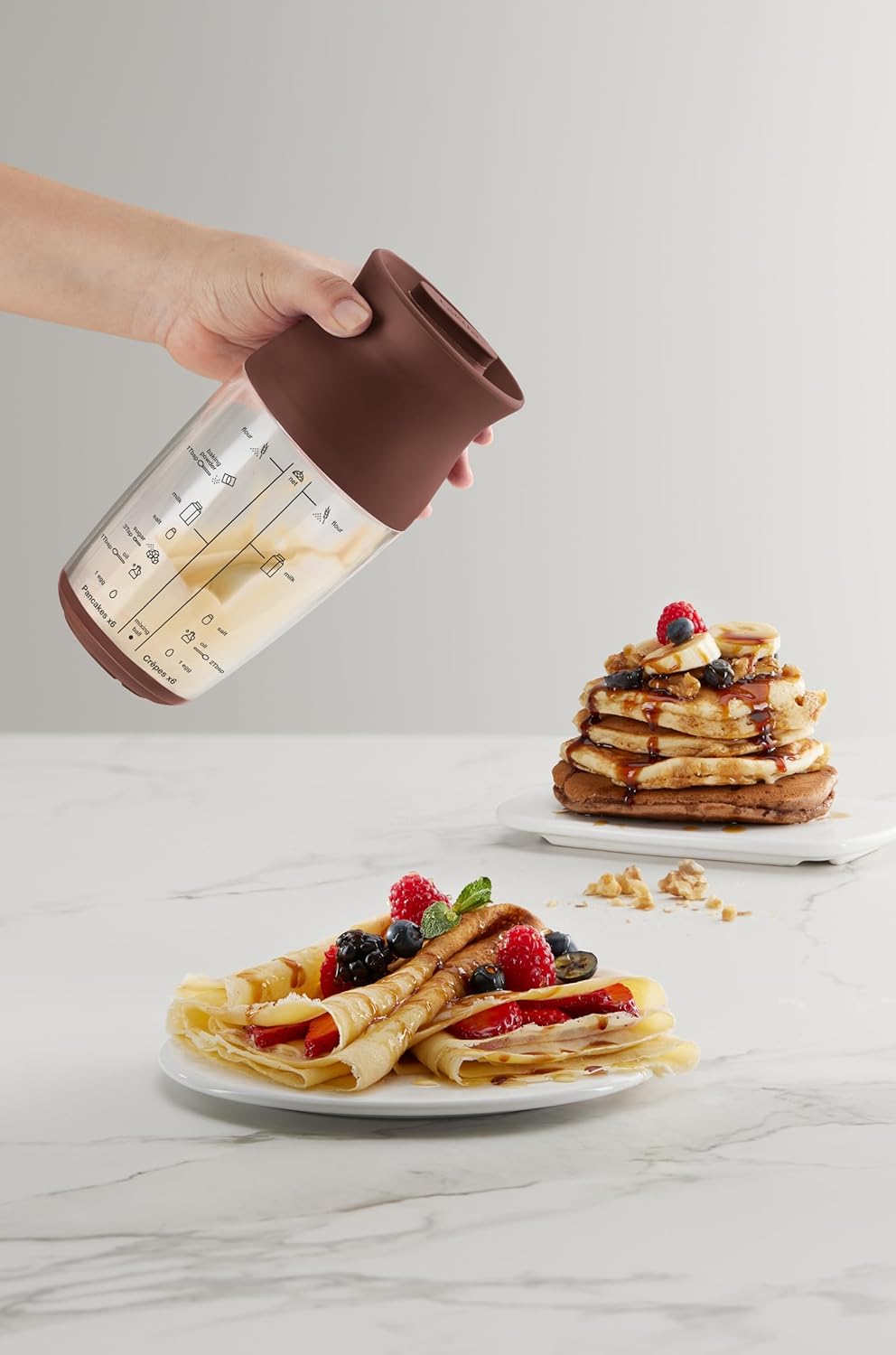 Detalle 2 de Lékué Shaker per impasti 500 ml: mescola rapidamente e prepara pancake, frittelle e crepes