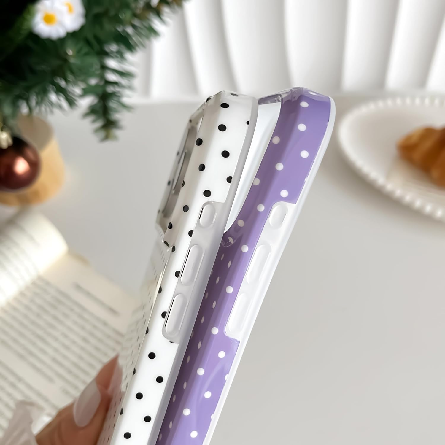 Thumbnail 2 de Yeddabox iPhone 17 Pro Max Case Polka Dots