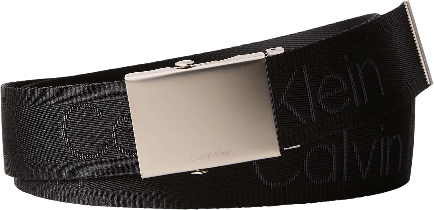 Detalle de Calvin Klein Ceintures Homme — élégance authentique pour un look soigné
