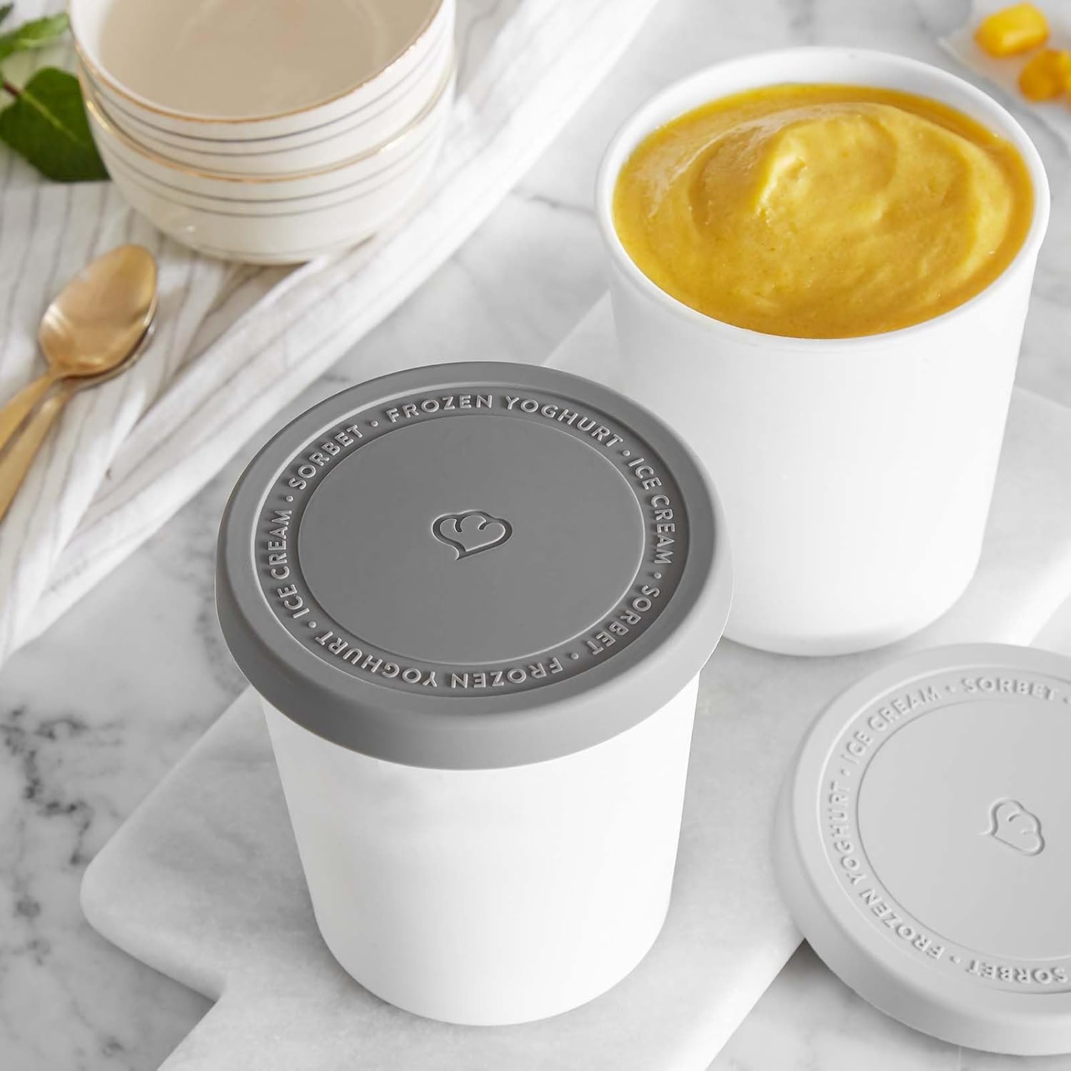 Detalle 1 de Springlane Kitchen ijsdozen 1 liter, set van 2 met BPA-vrij kunststof en siliconen deksel