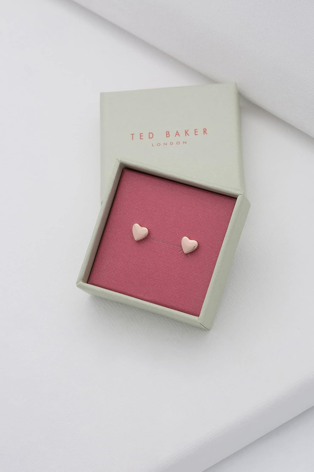 Thumbnail 5 de Ted Baker Harly Tiny Heart Stud Earrings 0.6cm