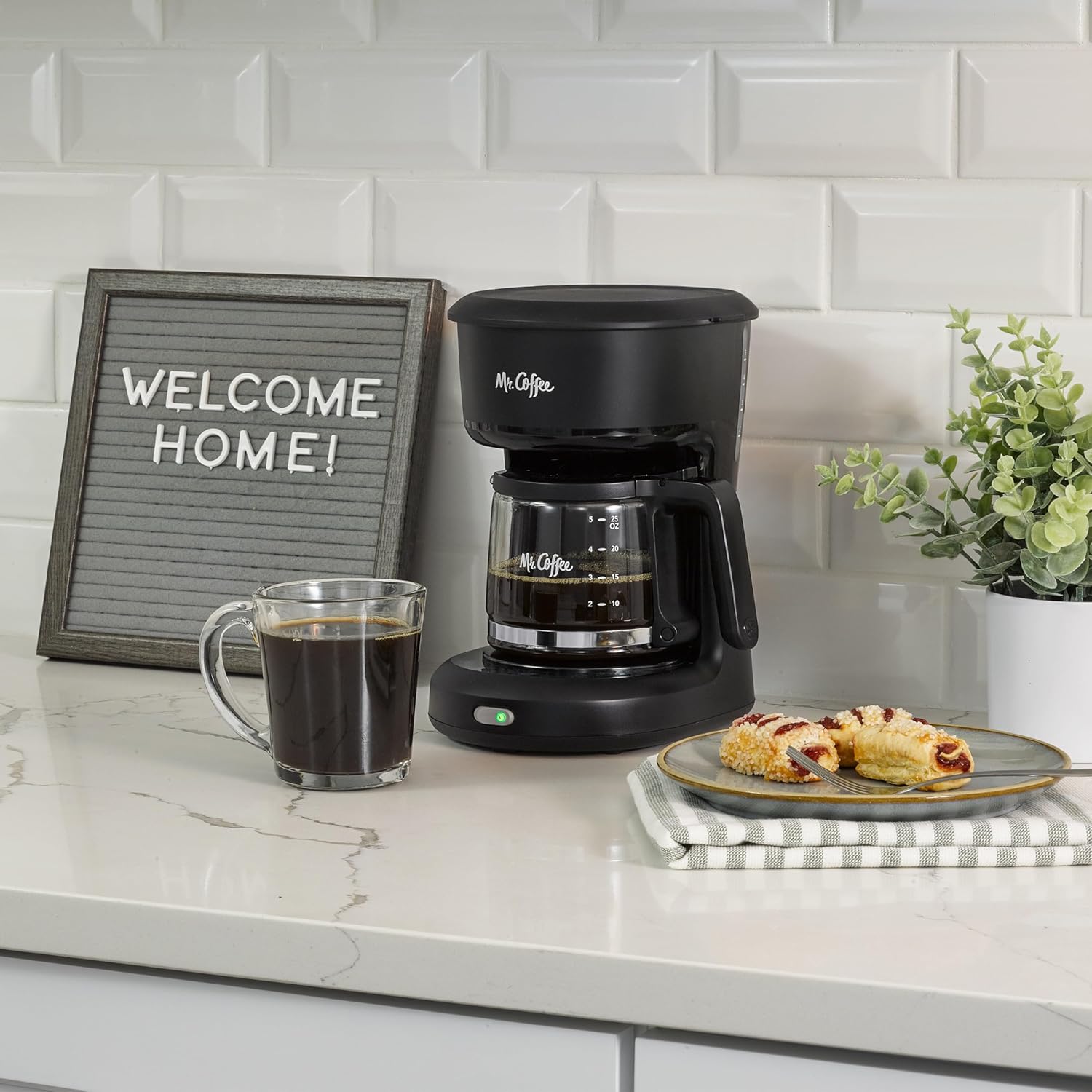 Detalle 2 de Mr. Coffee 5-Cup Mini Brew Switch coffee maker