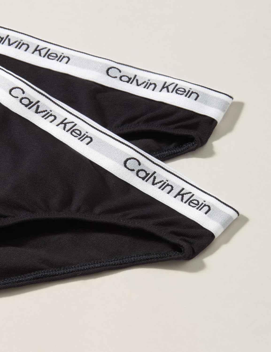 Detalle 2 de Calvin Klein Girls’ 2 Pack Bikini Briefs