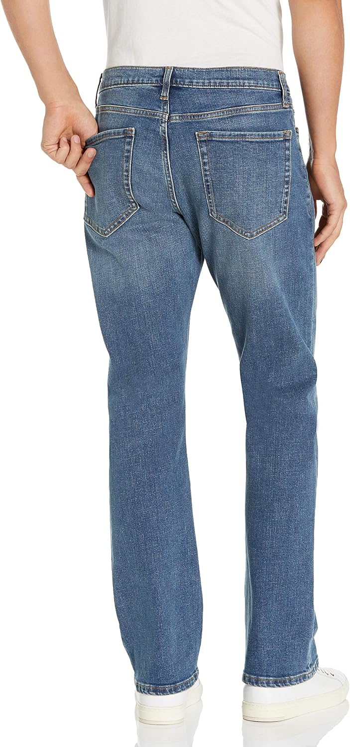 Detalle 2 de Amazon Essentials Herren Bootcut-Jeans mit gerader Passform – Auslauffarben