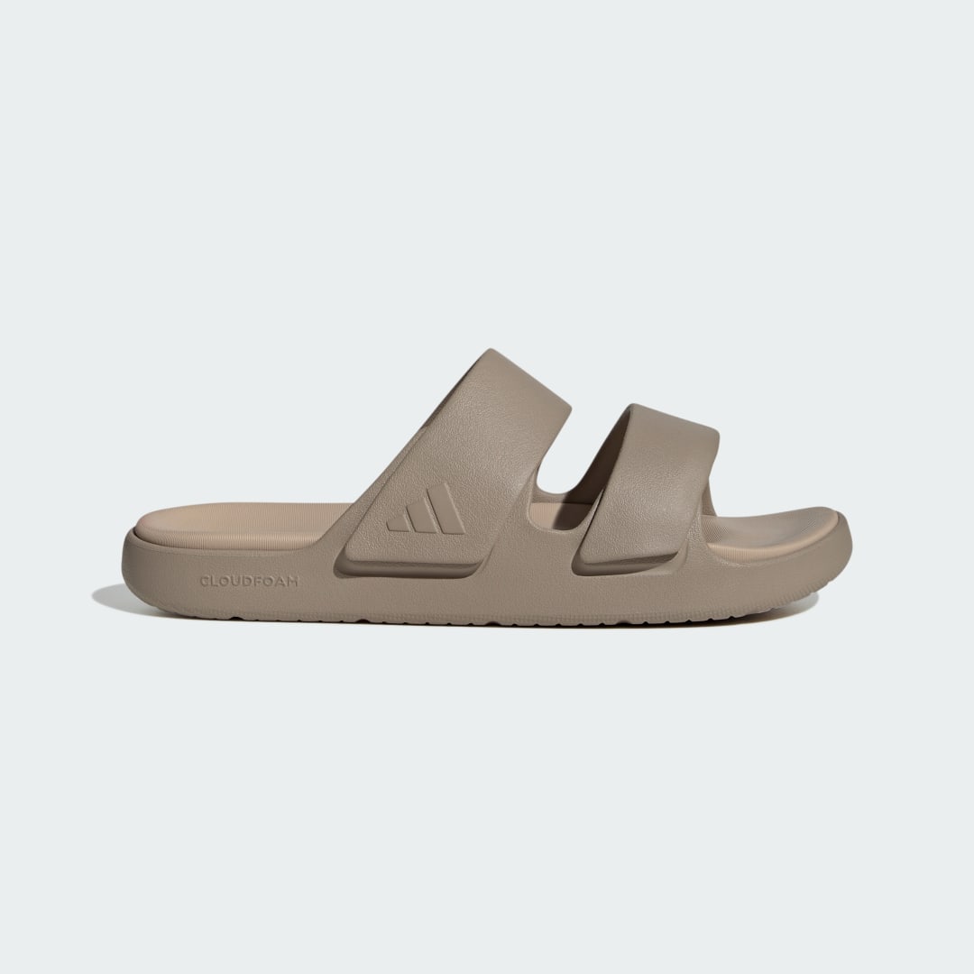 Detalle de Sandalias ZNSORY de Adidas: comodidad veraniega para paseos ligeros