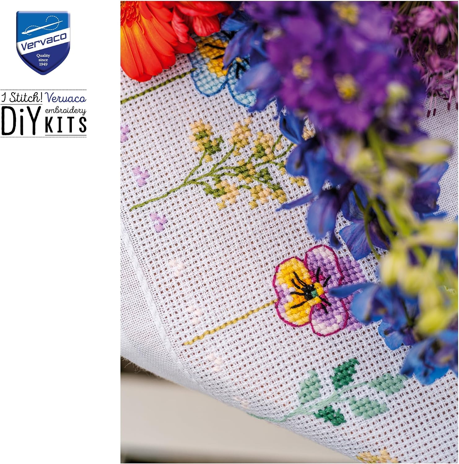 Detalle de VERVACO FIOŁKI – zestaw do haftu krzyżykowego obrusu 80 × 80 cm