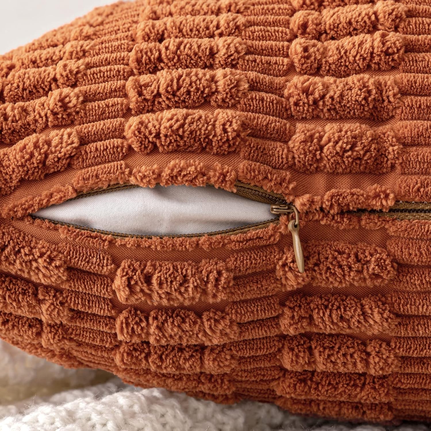 Detalle de MIULEE Corduroy Cushion Covers 40x40 cm (16x16 in) Caramel Square, Pack of 2