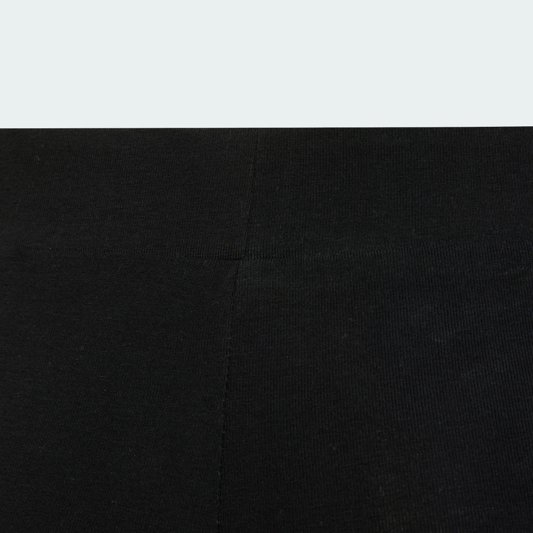 Detalle de Mallas Essentials Big Logo Cotton