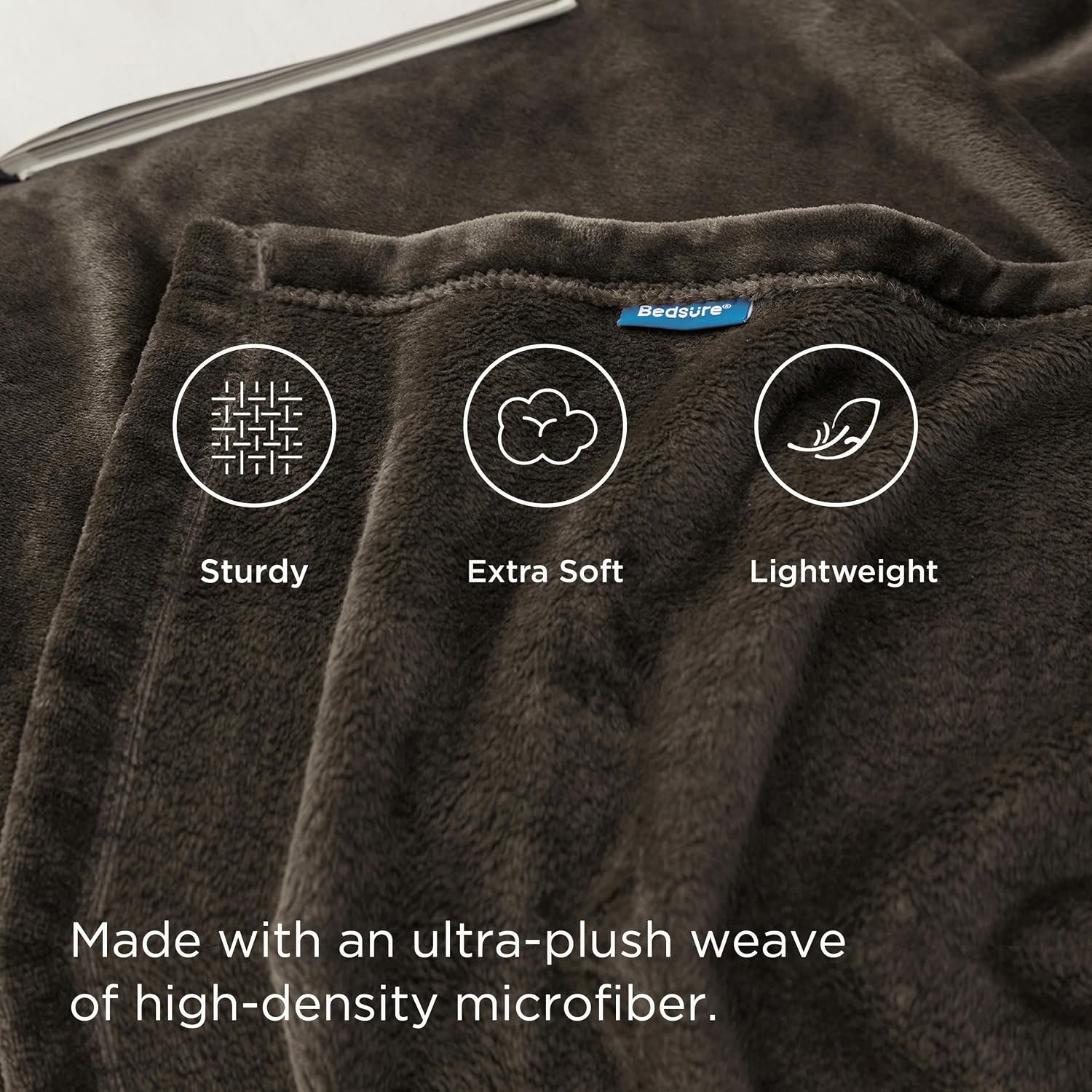 Detalle de Bedsure King Fleece Throw Blanket, Brown, 108 x 90 in, Lightweight Polyester