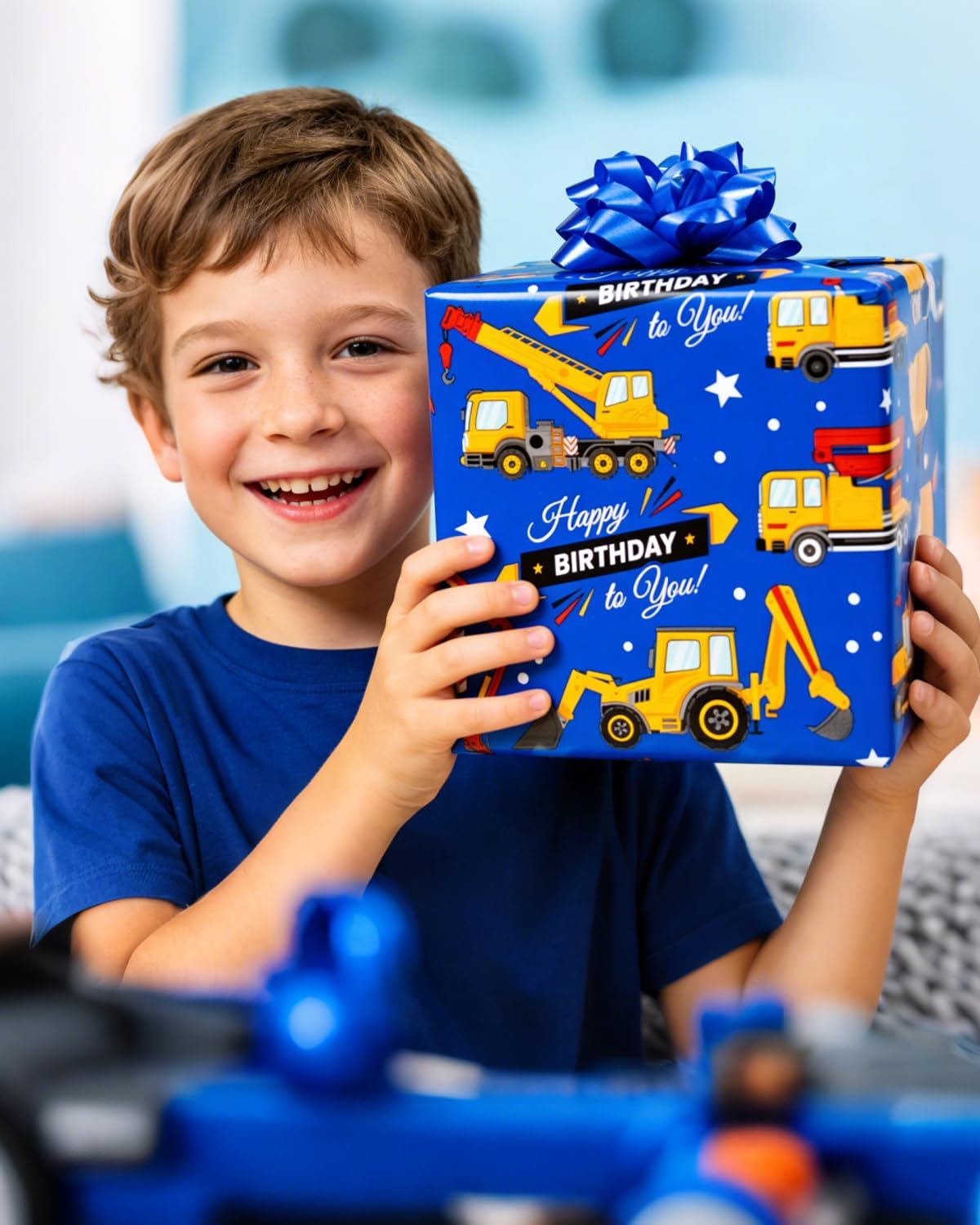 Thumbnail 2 de Wikadlik Geburtstags-Geschenkpapierrolle mit Traktor-LKW-Design, 43 cm x 10 m (tiefblau, silberner Stern)