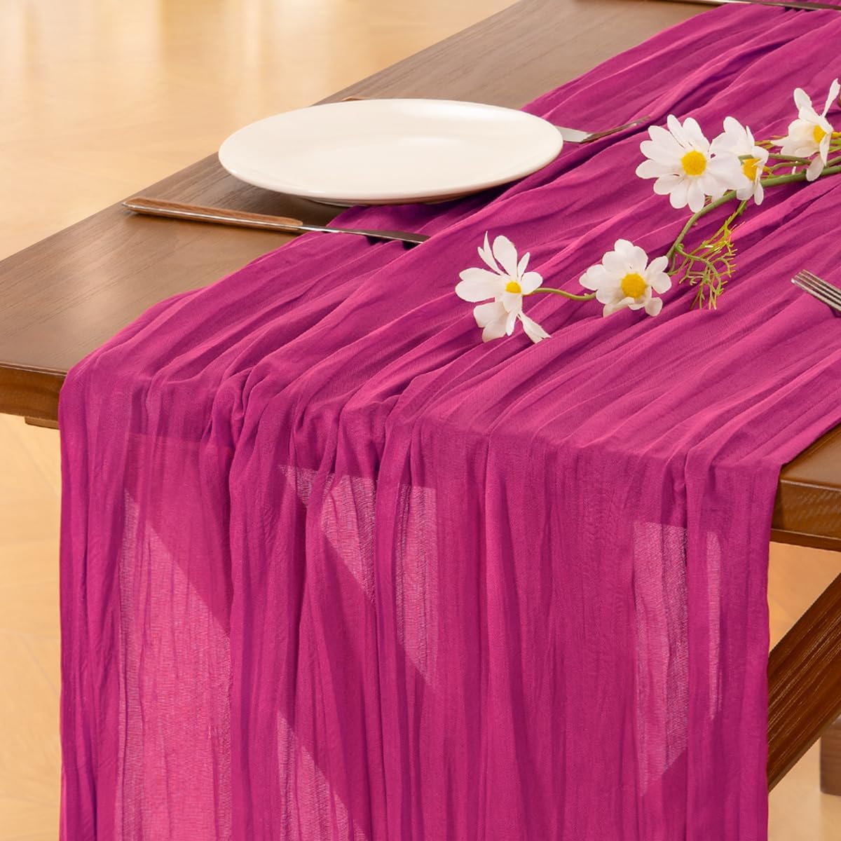 Detalle 1 de Cheesecloth Table Runner, Dusty Blue