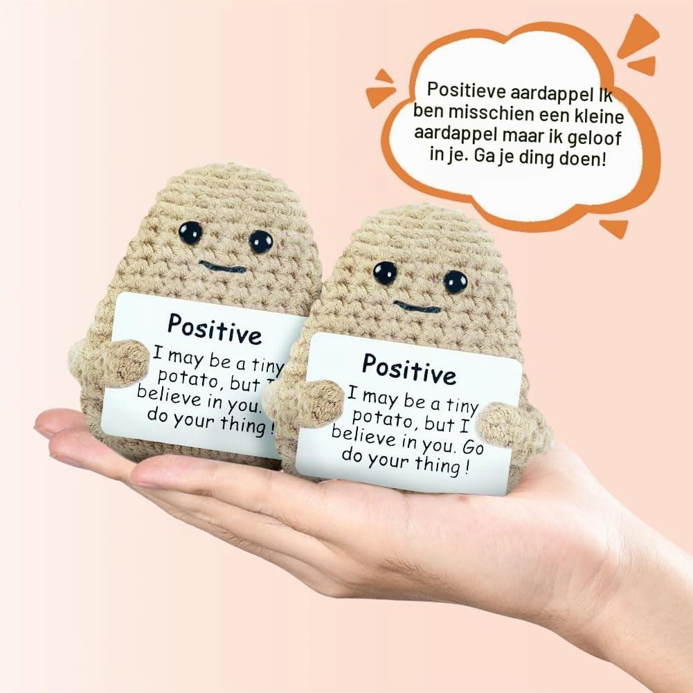 Detalle 2 de Aolso gebreide aardappelpop met positieve kaart, wollen knuffel in kaki