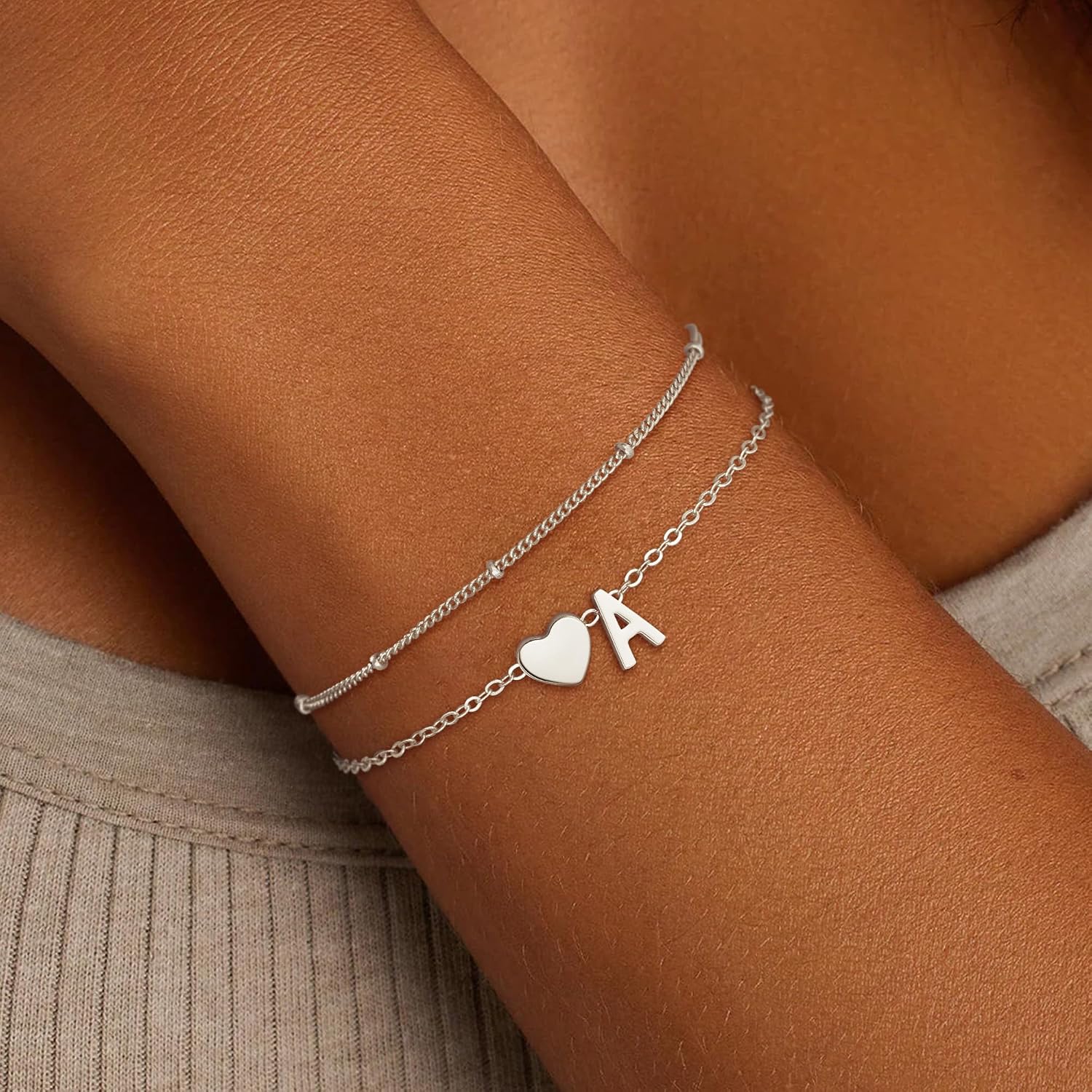 Detalle 2 de SLOONG Herz Buchstaben Armband vergoldet