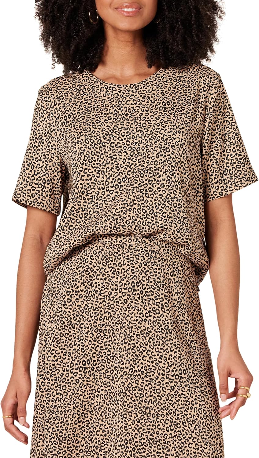 Thumbnail 6 de Amazon Essentials Women’s Regular-Fit Georgette Short-Sleeved Top
