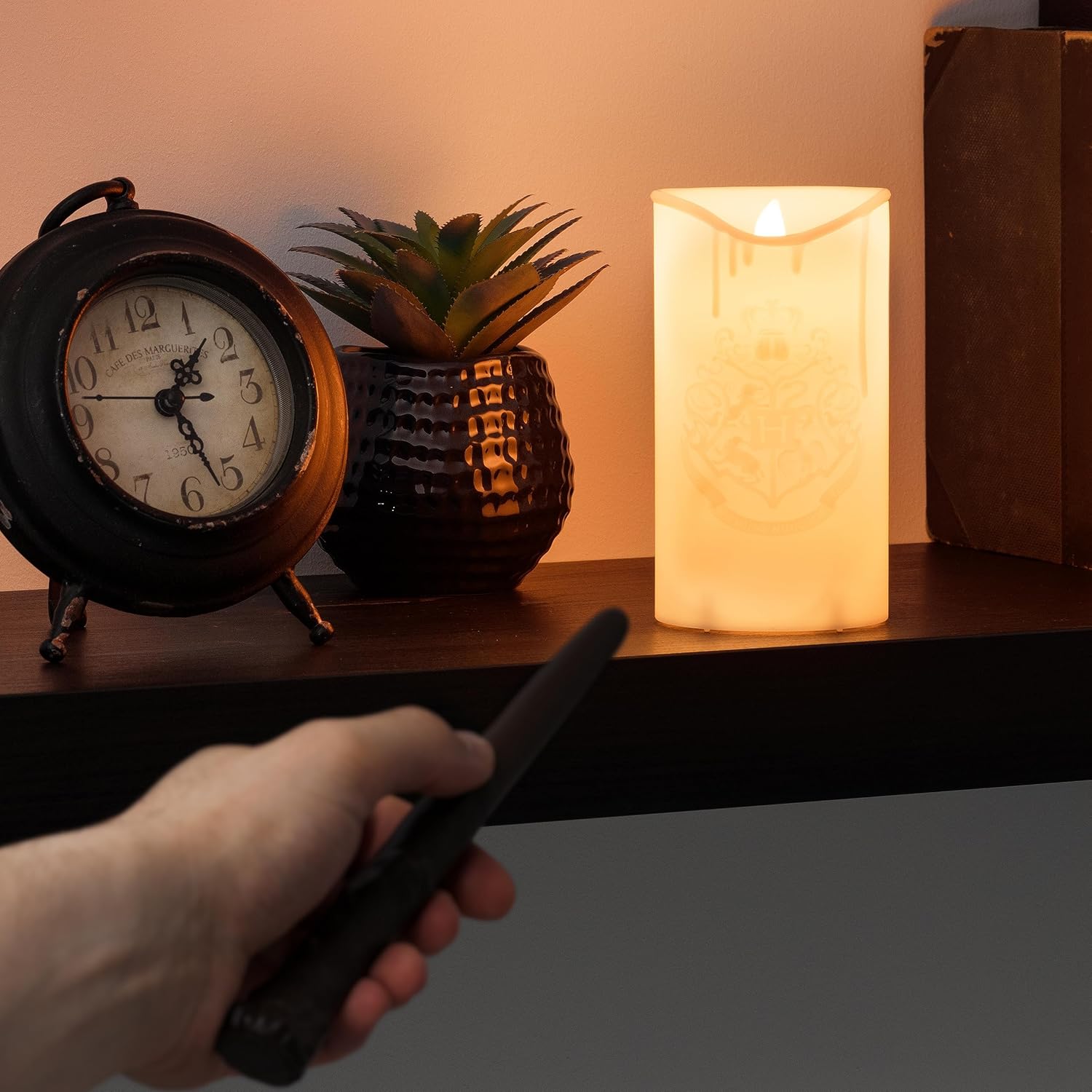 Detalle de Paladone PP9563HPV3 Harry Potter Hogwarts Candle Light with Wand Remote