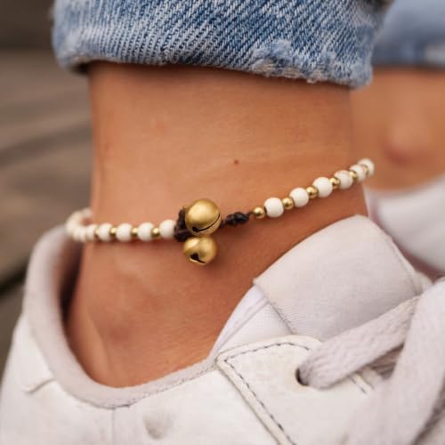 Detalle de Made by Nami Surfer Fußkettchen mit Perlen – Handmade Multi Shell Fußband für Strand & Festival