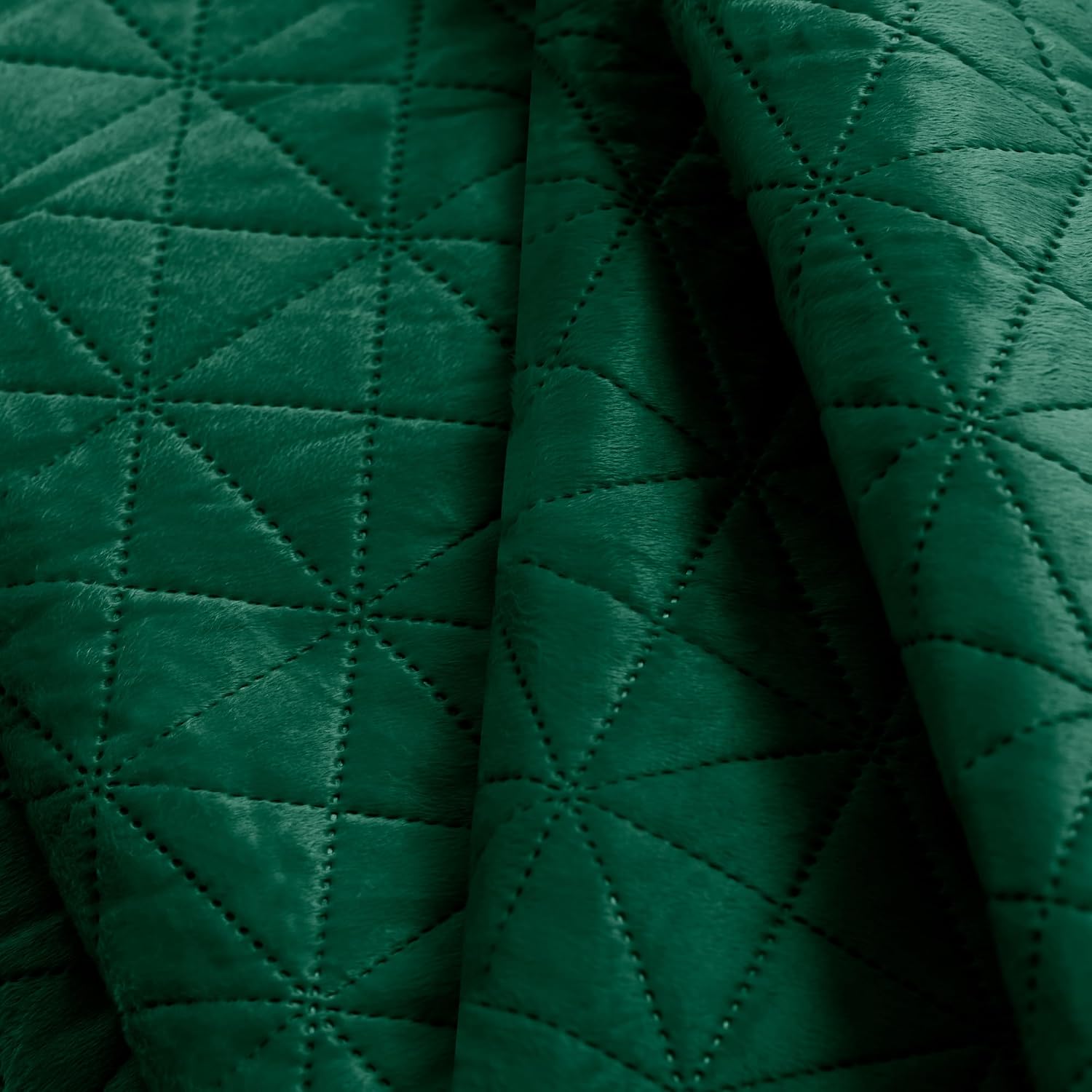 Detalle de AmeliaHome Laila Velvet Couvre-lit Vert 170 x 270 cm — douceur velours et microfibre