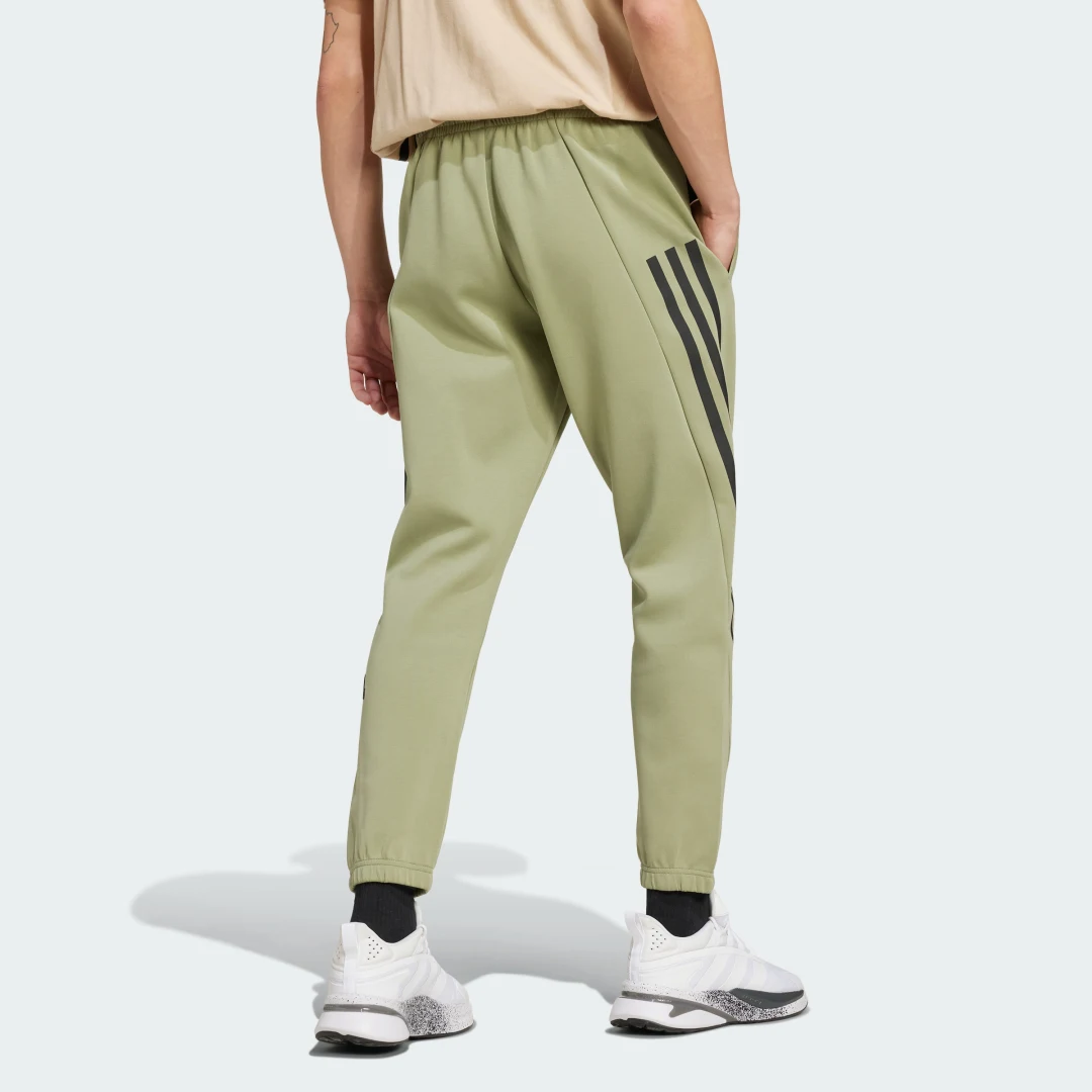 Detalle 2 de Pantalón Future Icons 3 bandas de Adidas — color Verde
