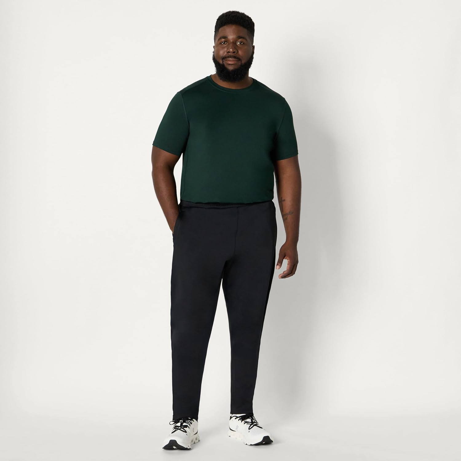 Detalle 2 de Amazon Essentials Men's Performance Stretch Training Jogger Trouser