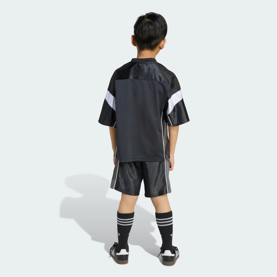 Detalle 2 de Adidas Short Tee Set Kids en negro – conjunto corto para niños