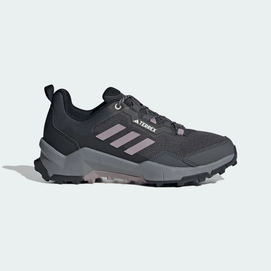 Detalle de Adidas Terrex AX4 Hiking: zapatilla de senderismo para salidas de montaña