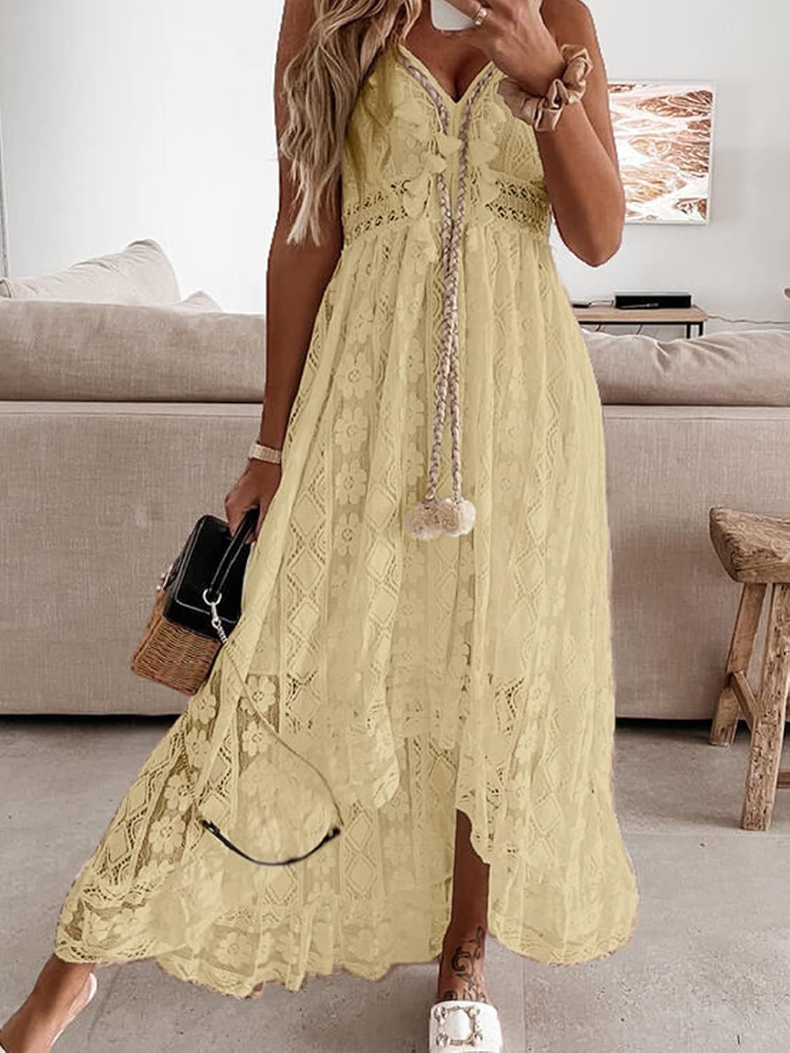 Detalle 2 de CUPSHE Damen Sommerkleid V-Ausschnitt Floral Spitze mit Quasten – High-Low Maxi