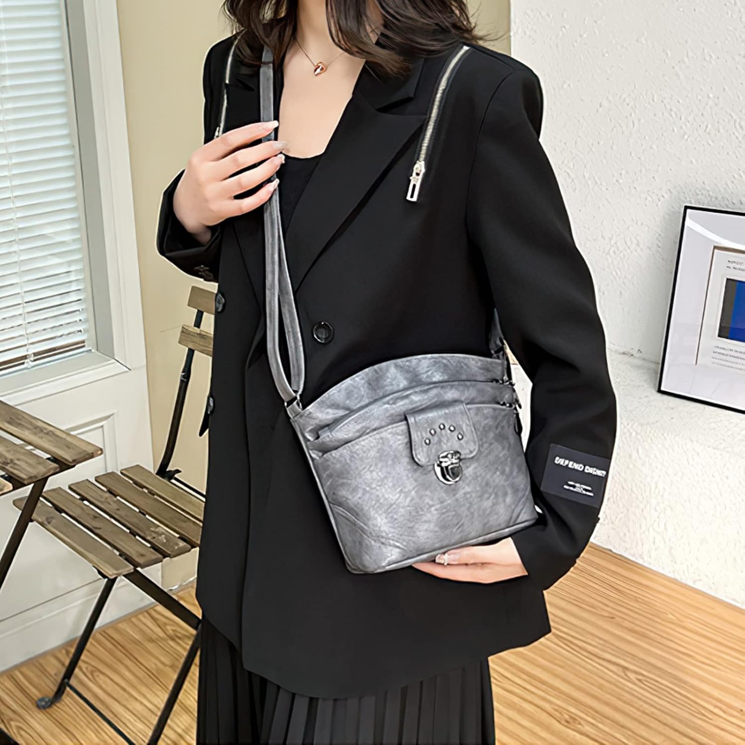 Thumbnail 1 de LassZone Multi-Pocket Crossbody 7.9in
