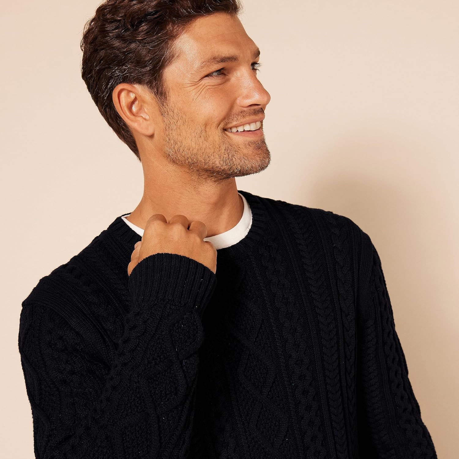 Thumbnail 2 de Amazon Essentials Herren-Pullover mit Rundhalsausschnitt aus 100% Baumwolle und Zopfmuster
