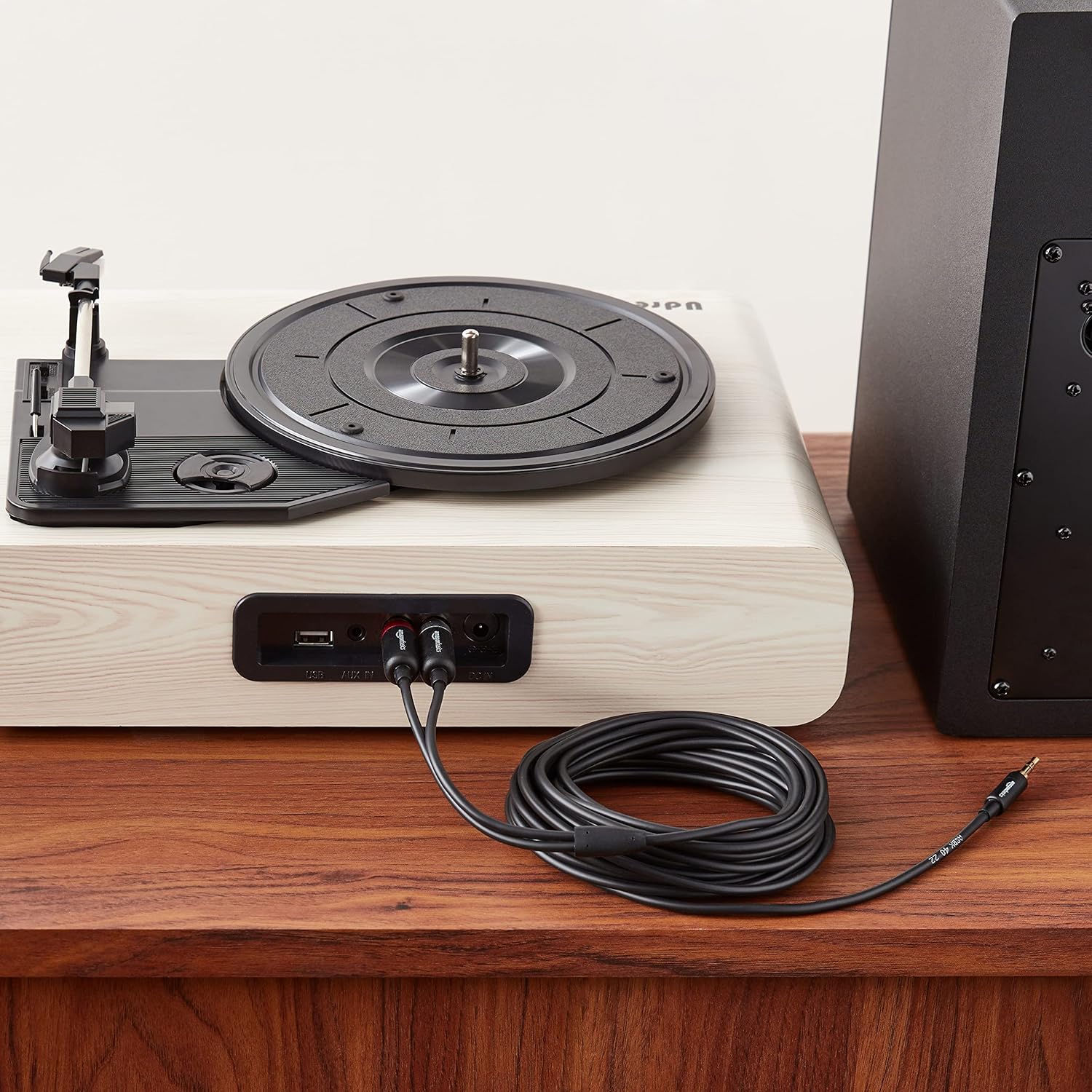 Thumbnail 6 de Amazon Basics 3.5mm Aux to 2x RCA Adapter Cable (7.6 m) for amplifiers and active speakers