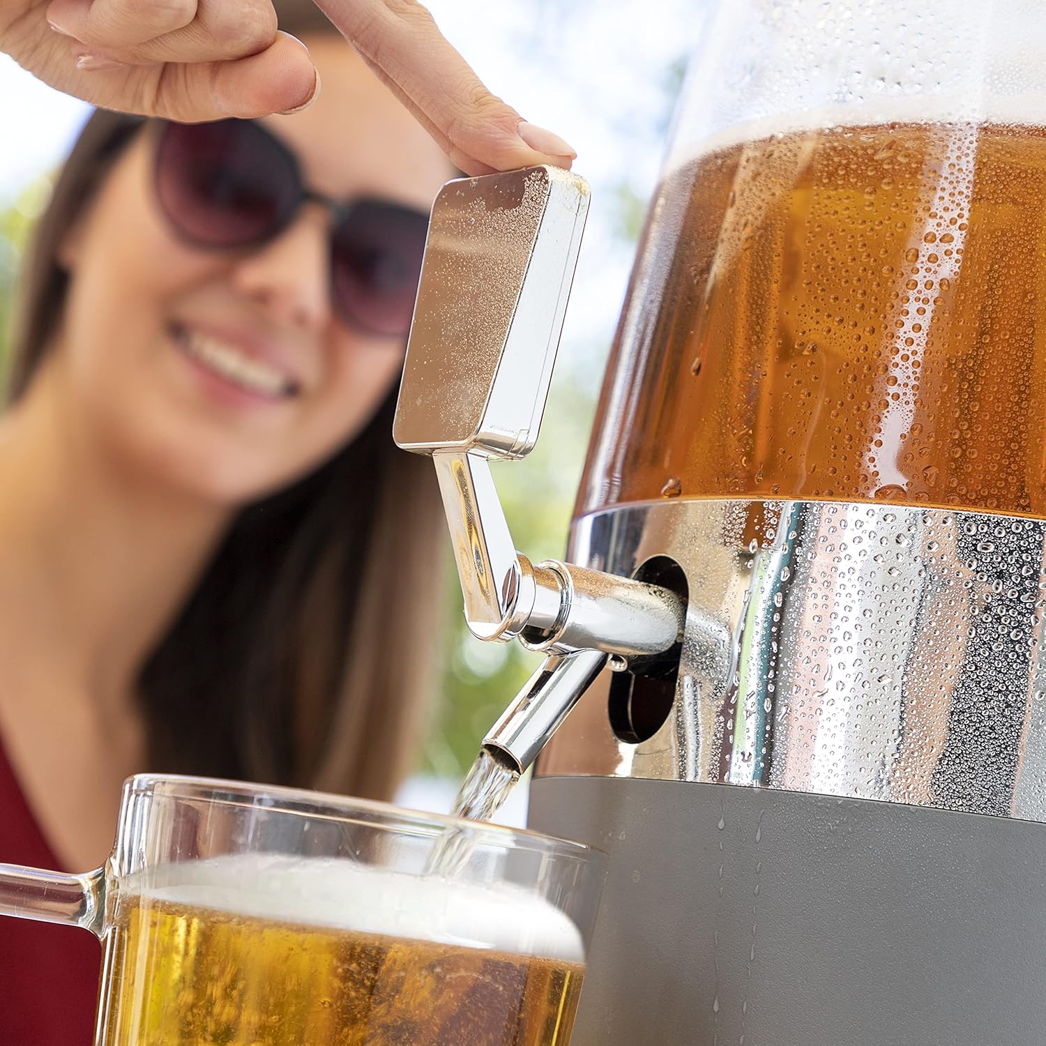 Detalle 2 de InnovaGoods Dispensador de cerveza 4 L