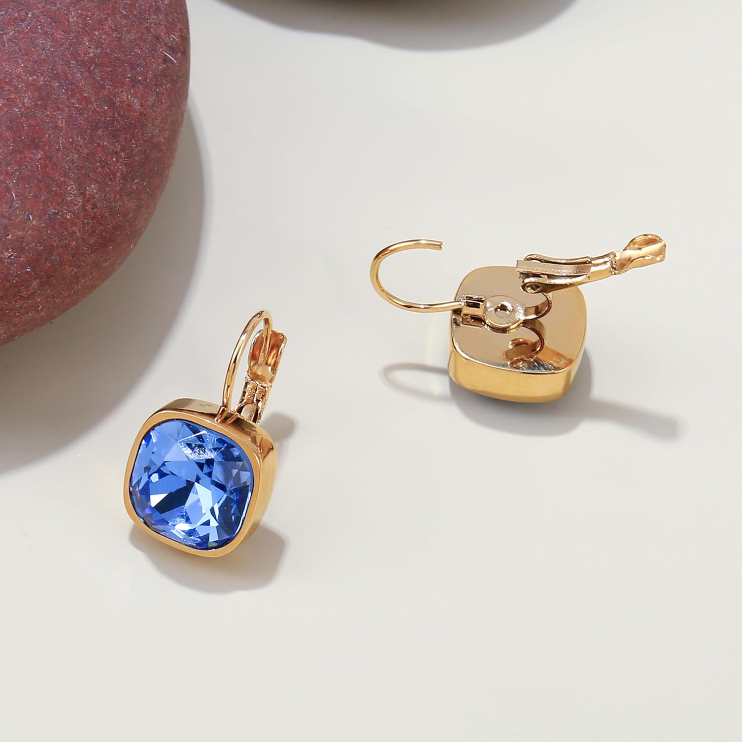 Thumbnail 5 de Elegance Bunte Kristall Tropfen Ohrringe – quadratische Geometrie, 18 Karat vergoldet, zierlich und light