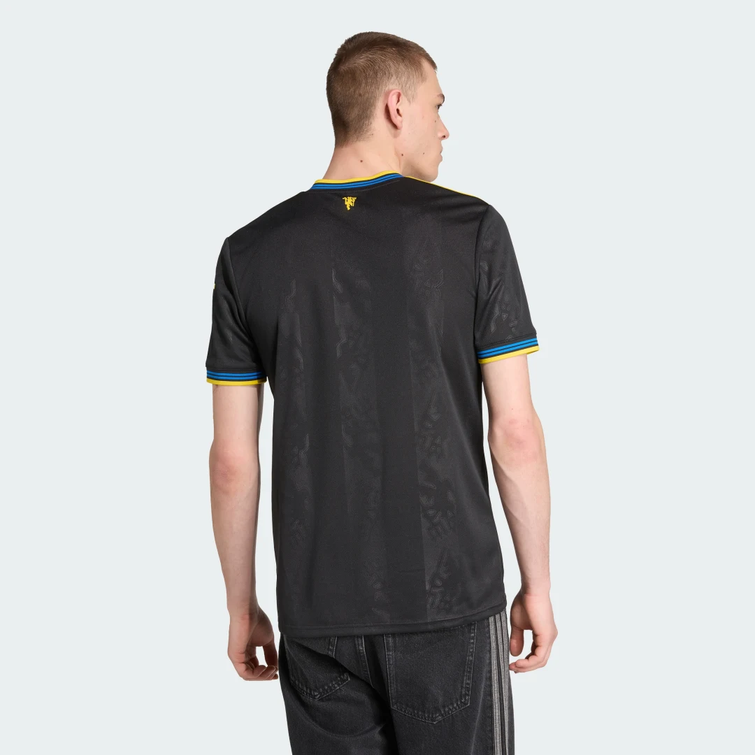 Detalle de Camiseta tercera equipación Manchester United 25/26 – Adidas