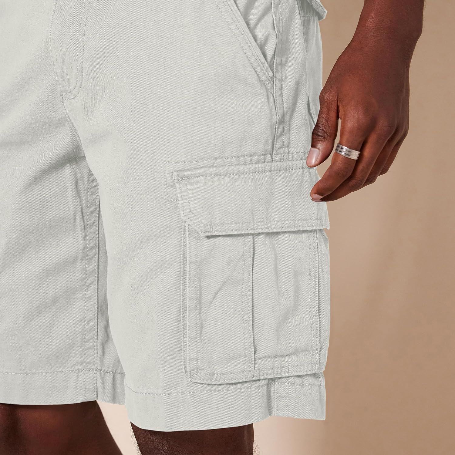 Thumbnail 4 de Amazon Essentials Men's Classic Fit 10" Cargo Work Shorts with Pockets (Big & Tall)