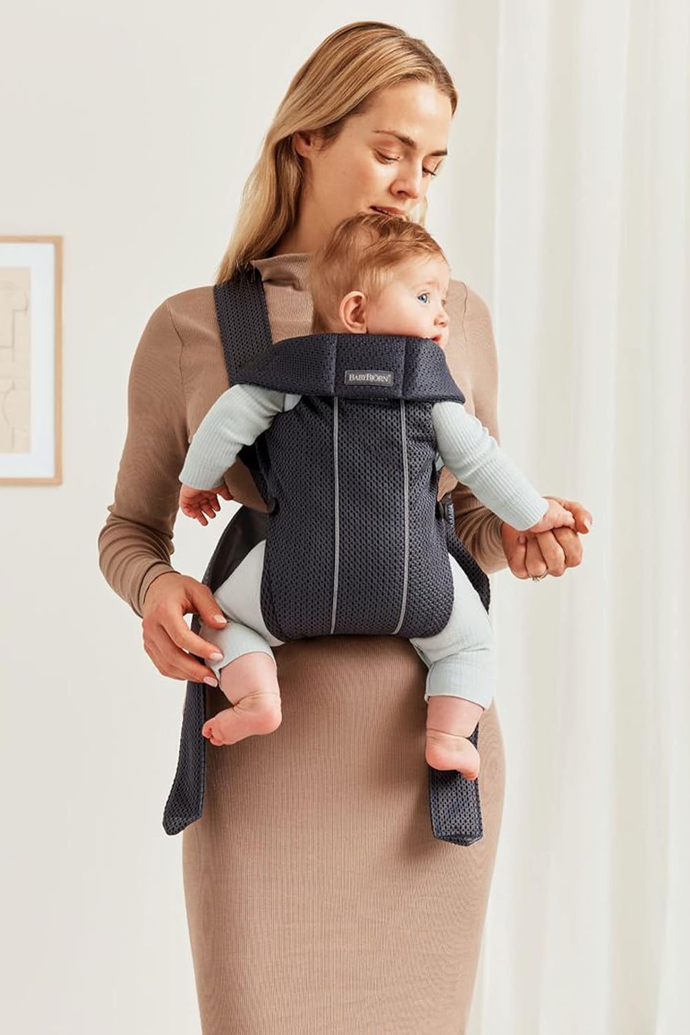 Detalle 2 de BABYBJÖRN Baby Carrier Mini, 3D Mesh, Anthracite – practical first carrier for newborns